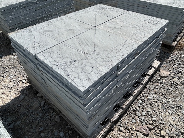 Lot 4: 3 pallets 1" Bluestone Patio Kits 2